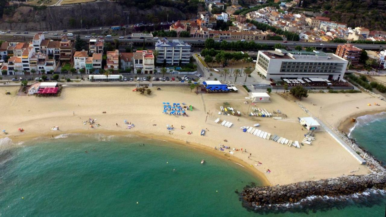 Apartamentos Les Barbes Caldes D'Estrach Bagian luar foto