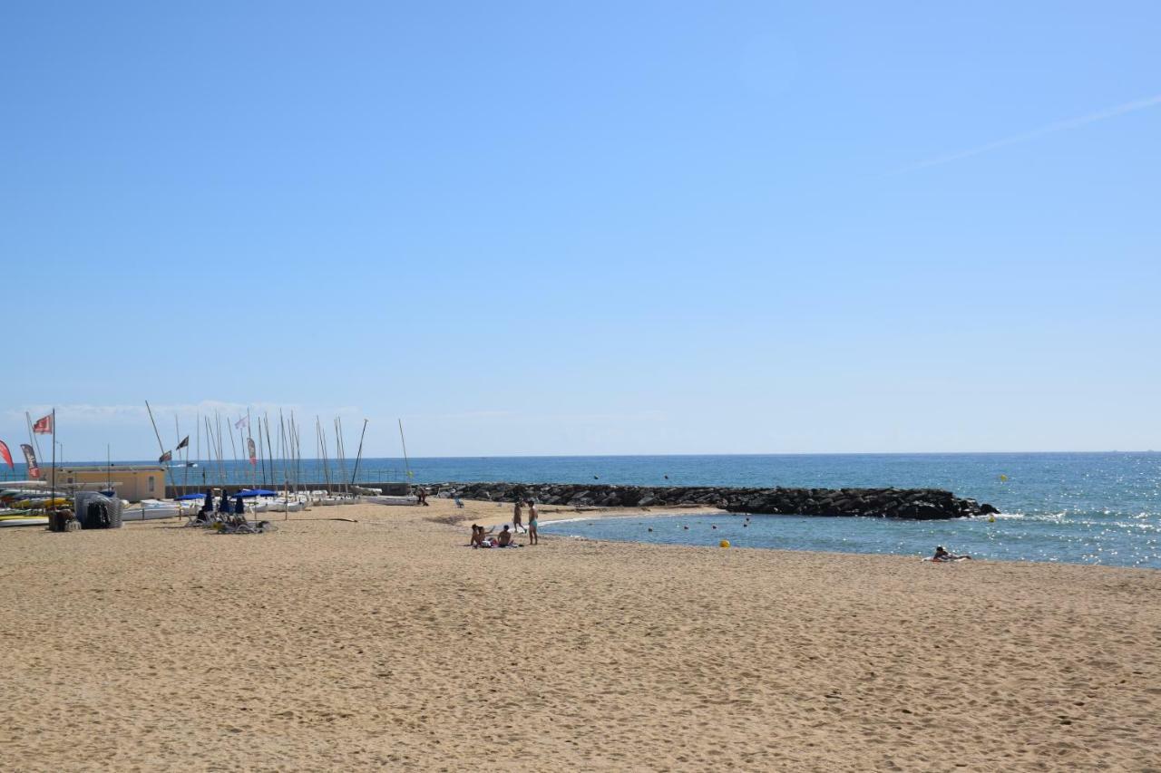 Apartamentos Les Barbes Caldes D'Estrach Bagian luar foto